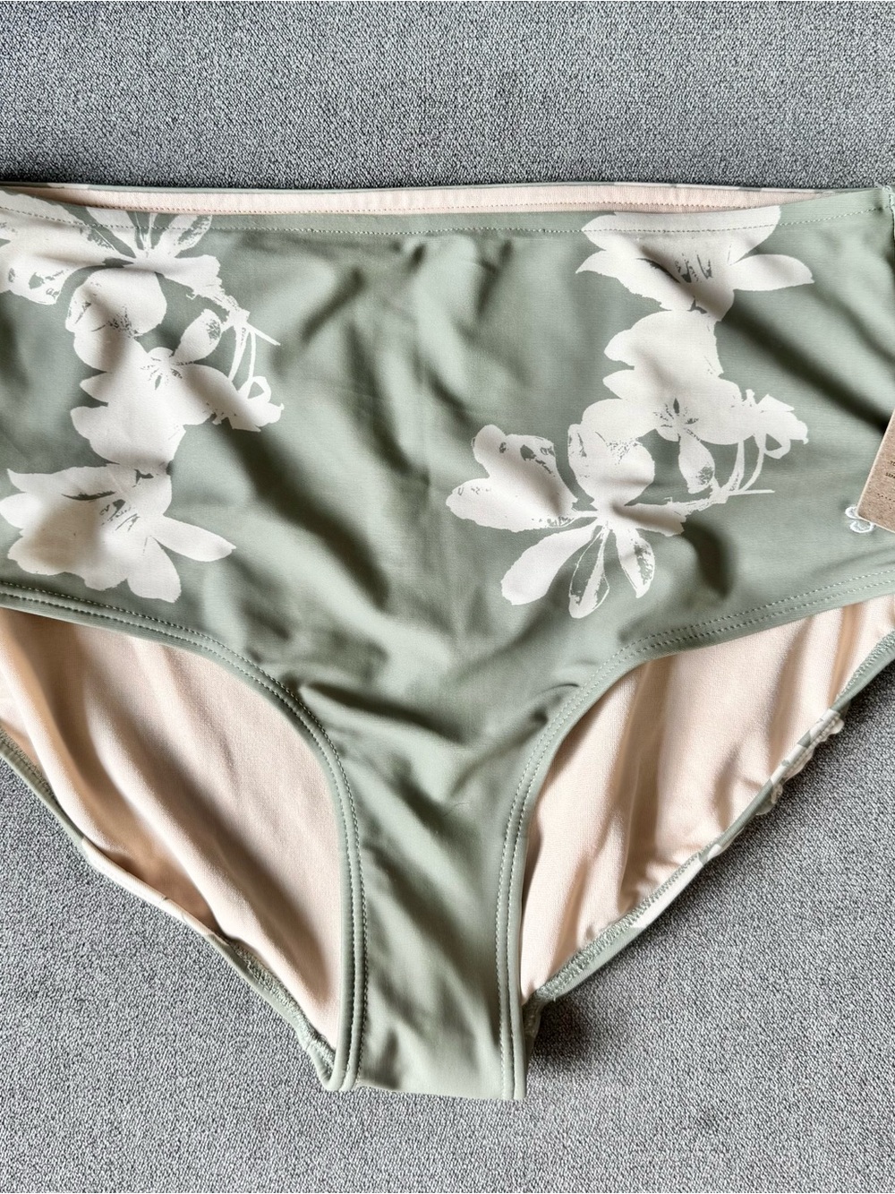 Albion Fit High-Waisted Bottoms- Paradise Lost print size medium